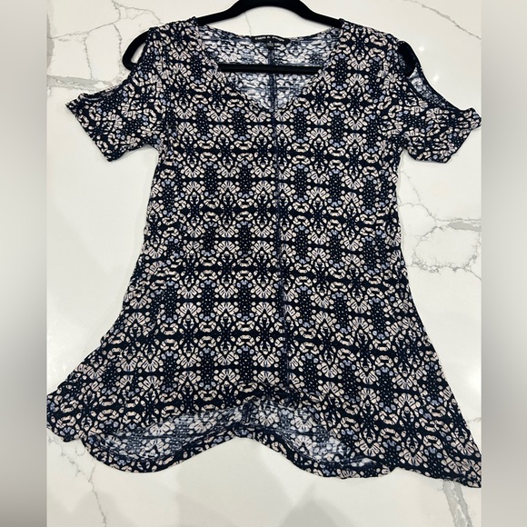 Cold Shoulder Blouse - Picture 3 of 5